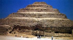 埃及阶梯形金字塔