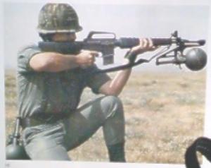 美国5.56毫米m16a2步枪及步兵突击武器