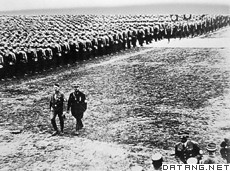 希特勒检阅纳粹军队