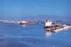 秦皇岛港5万吨级原油码头远眺