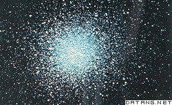 球状星云(武仙座M13)约由30万颗恒星组成