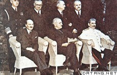 （右起）斯大林、杜鲁门、艾德礼在波茨坦会议上合影