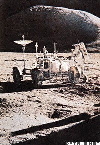 宇航员和月行车，1969年7月21日，人类登上月球，进行月球探测
