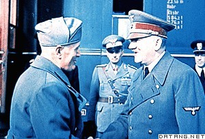 法西斯头目希特勒和墨索里尼在一起